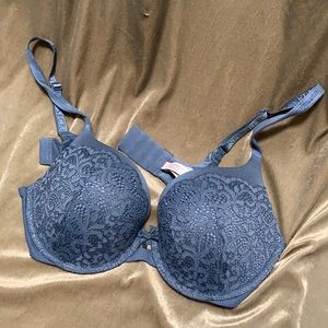 Victoria’s Secret bra 36C
